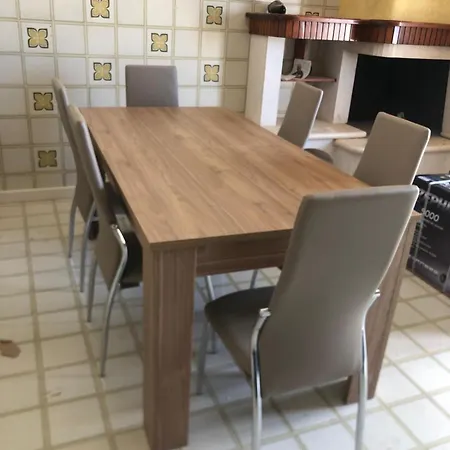 Via Varese, Tuglie, 3 Bed With Balconies Lägenhet