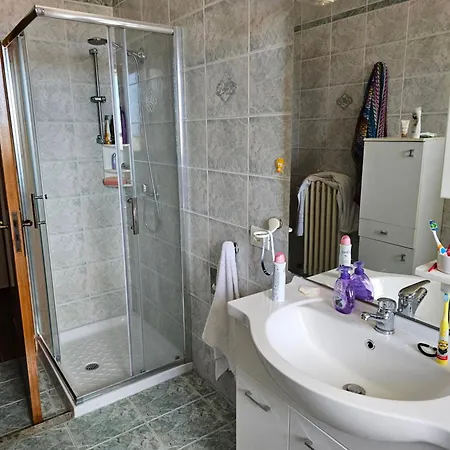 Via Varese, Tuglie, 3 Bed With Balconies Lägenhet